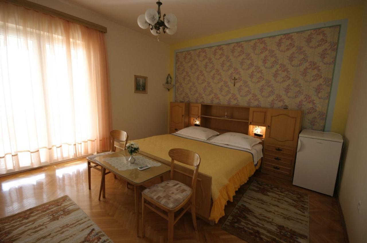 Marin Apartments Подстрана Стая снимка